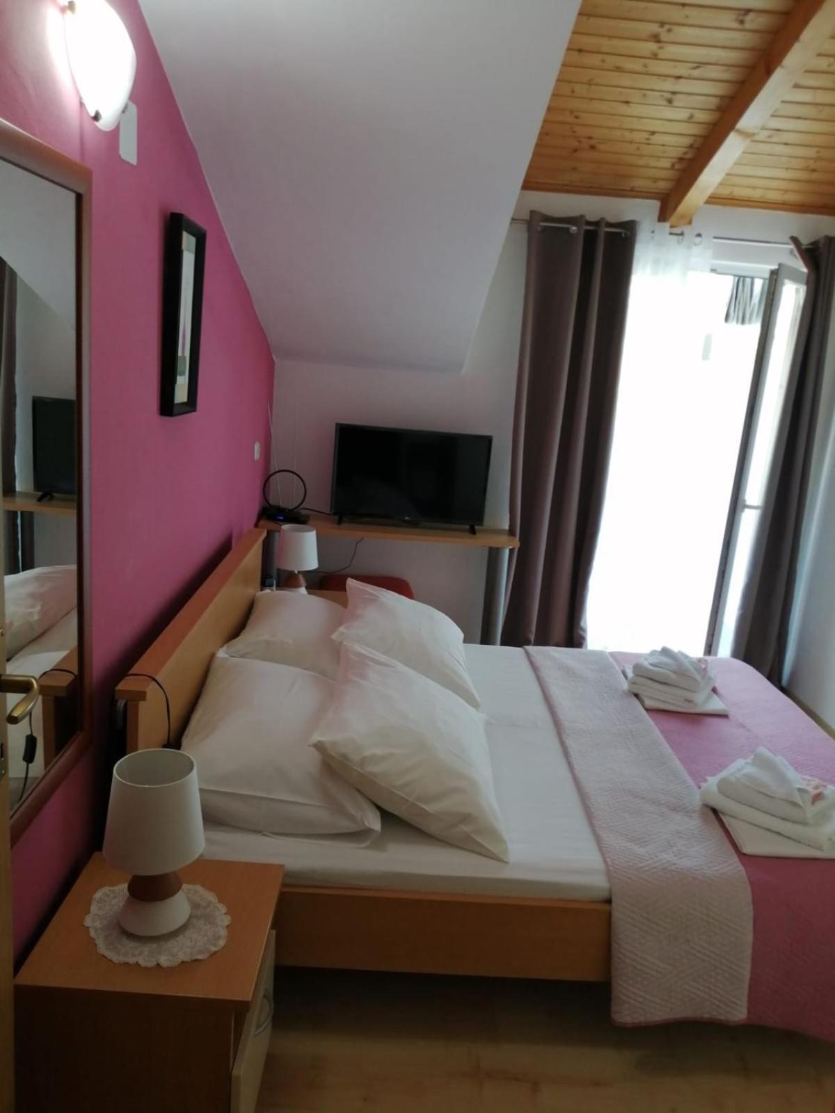 Mala Basina -Maslina Apartman Vrbanj Kültér fotó