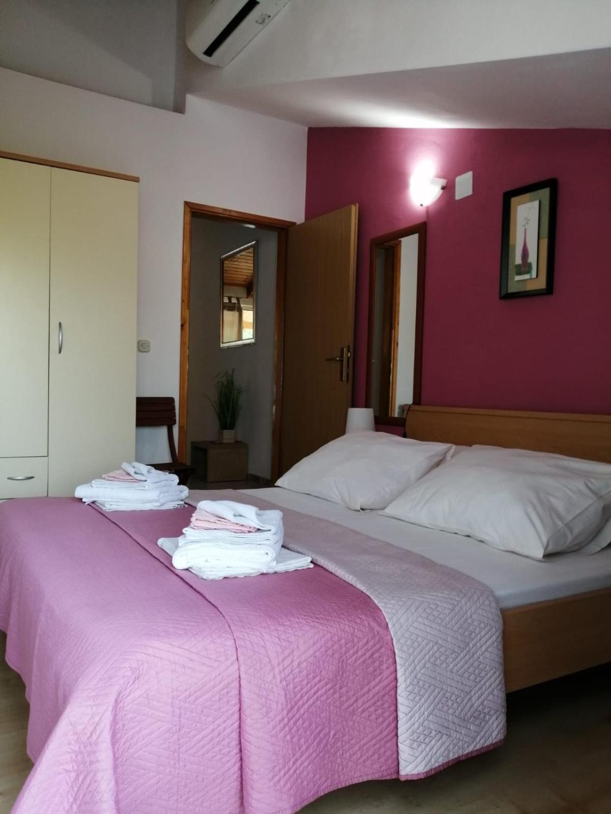 Mala Basina -Maslina Apartman Vrbanj Kültér fotó