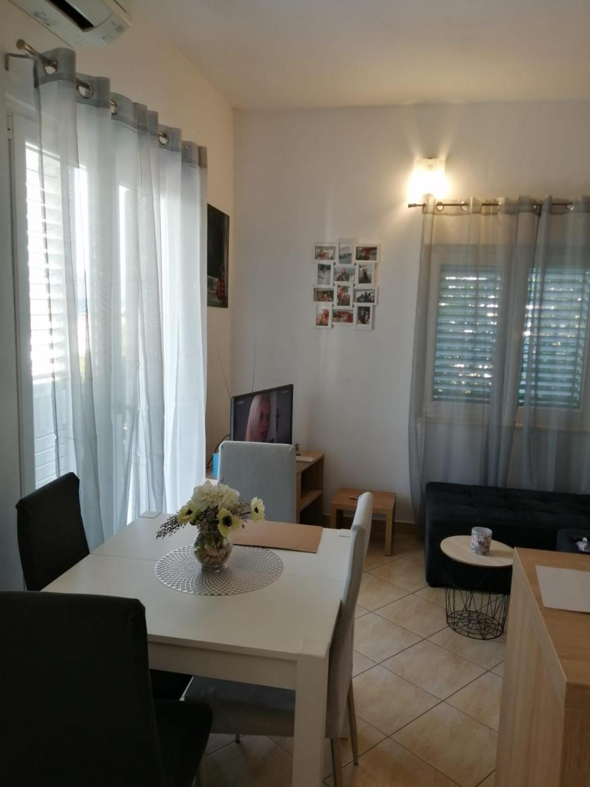 Mala Basina -Maslina Apartman Vrbanj Kültér fotó
