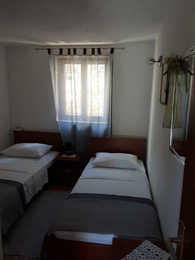 Mala Basina -Maslina Apartman Vrbanj Kültér fotó