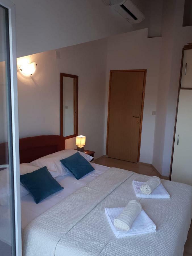 Mala Basina -Maslina Apartman Vrbanj Kültér fotó